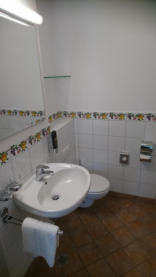 Hotel Henry Erding Bagian luar foto
