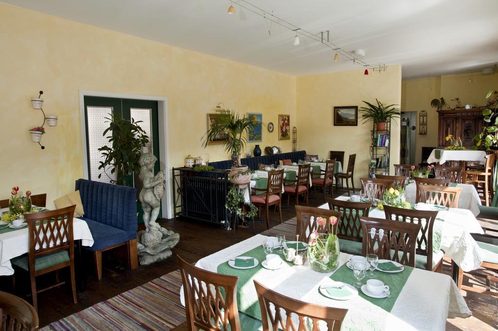 Hotel Henry Erding Bagian luar foto